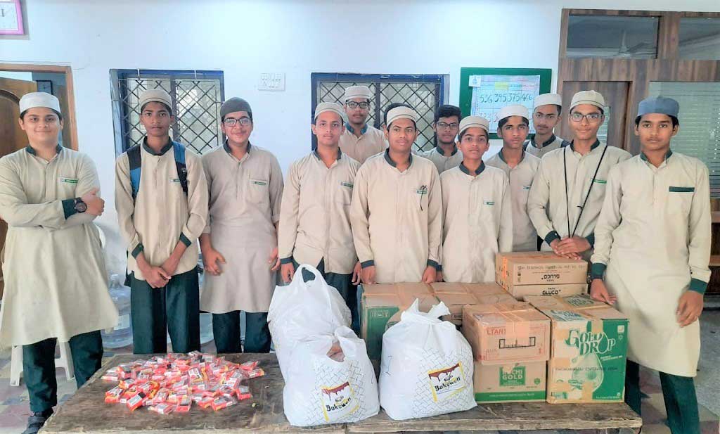 MSians pay visit to Old Age Home